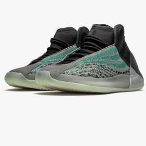 YEEZY QUANTUM